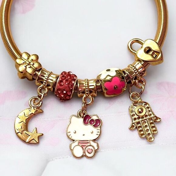 Hello Kitty Red Heart Lock Hamsa Moon Flower Gold Tone Stretch Charm Bracelet - Picture 2 of 2